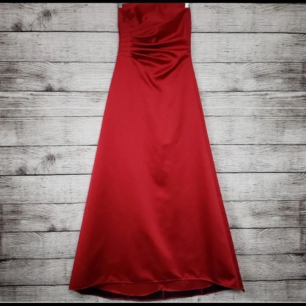 Cache Red Strapless Dress sz. 4